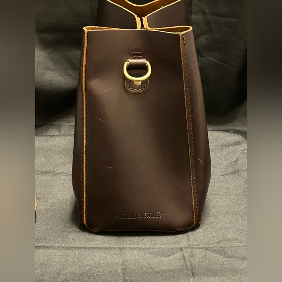 Portland Leather Goods Butterfly Bucket Bag in Grizzly EUC - Picture 5 of 16